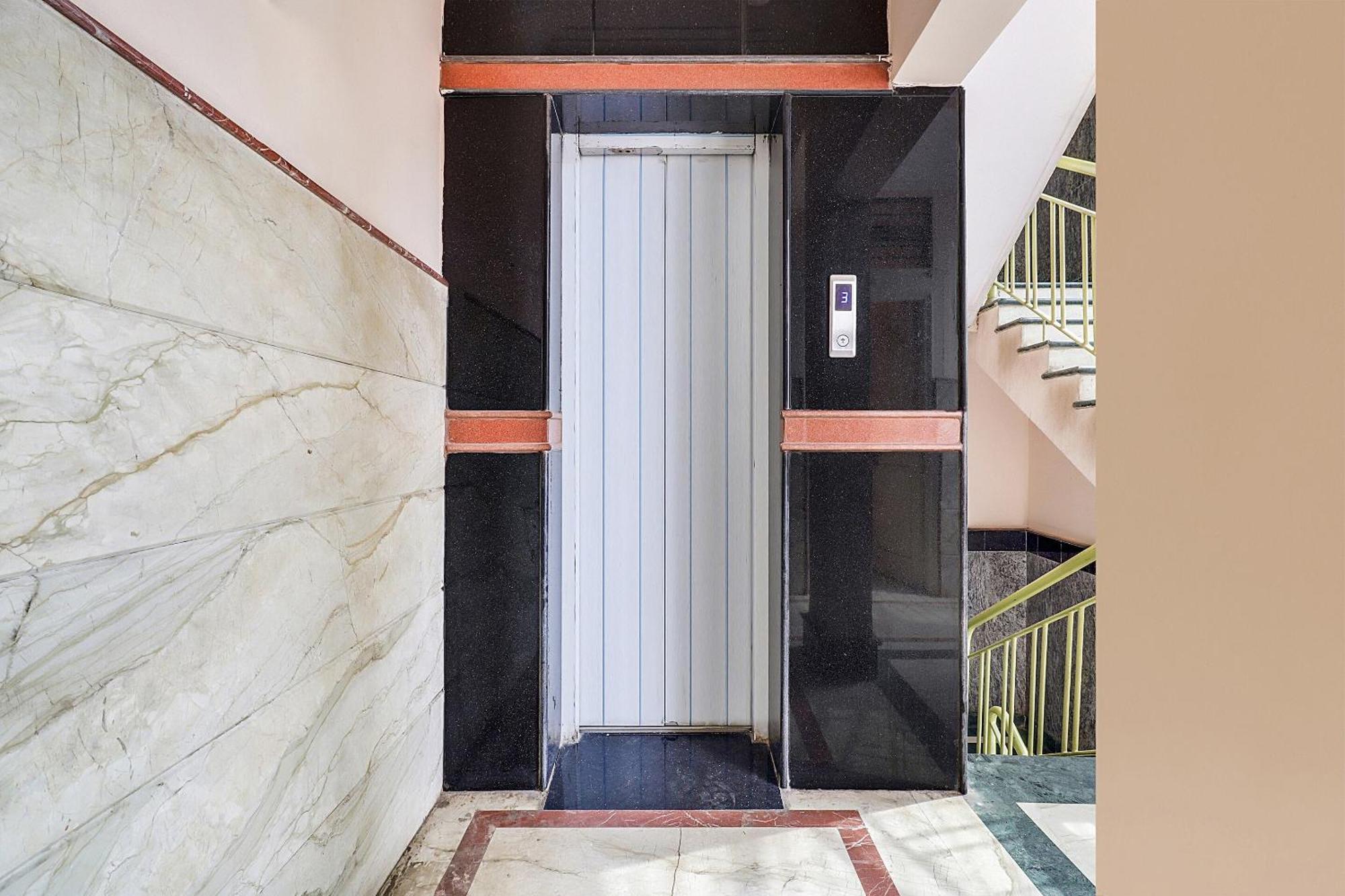 Hotel O Vasavi Residency Bangalore Esterno foto
